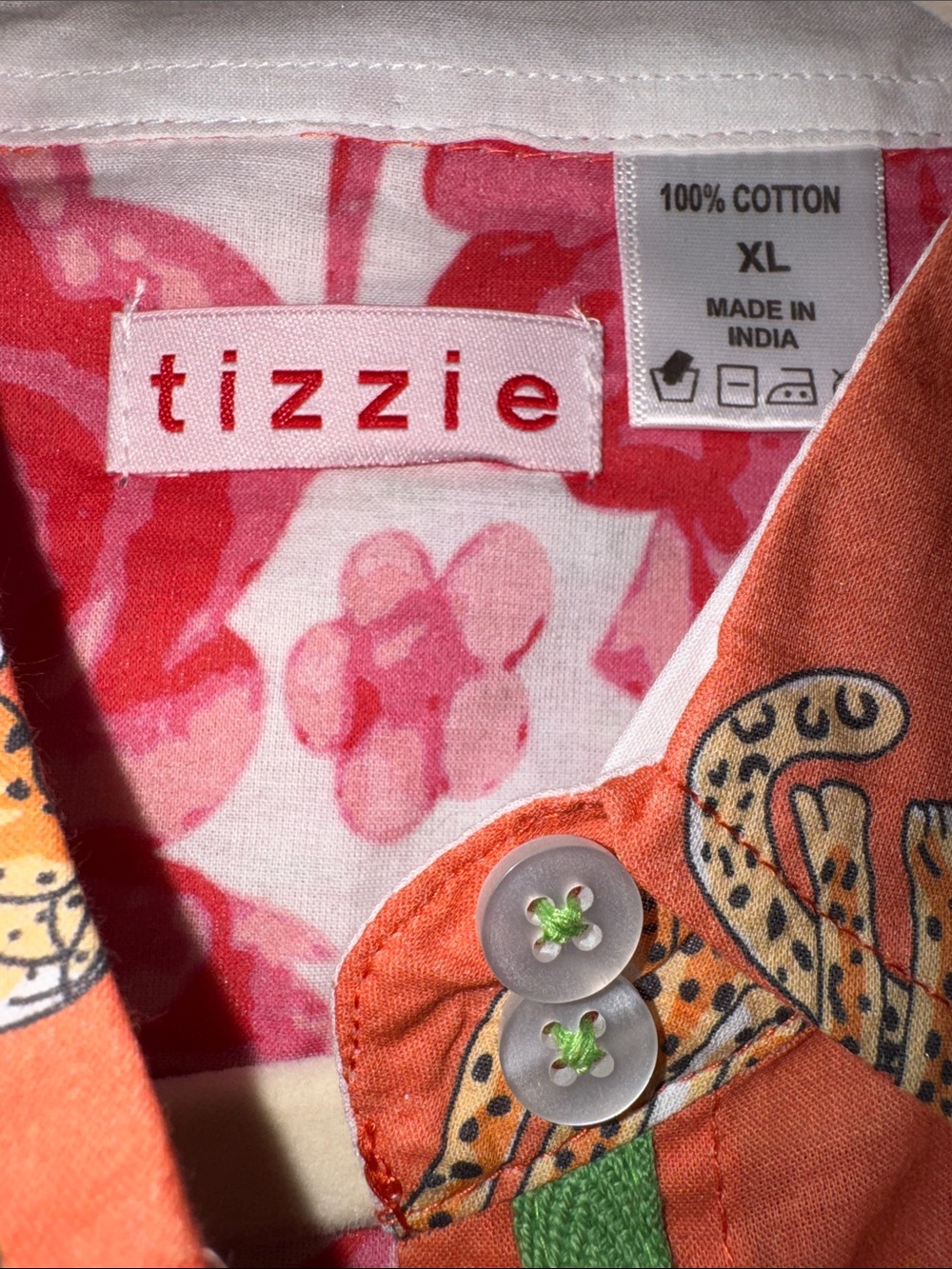 NWT  Tizzie Coral Animal Print Button-Up Top  Size XL - Picture 4 of 8